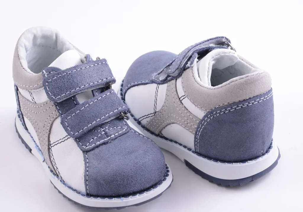 کفش ارتوپدی بچگانه