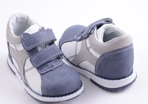 کفش ارتوپدی بچگانه