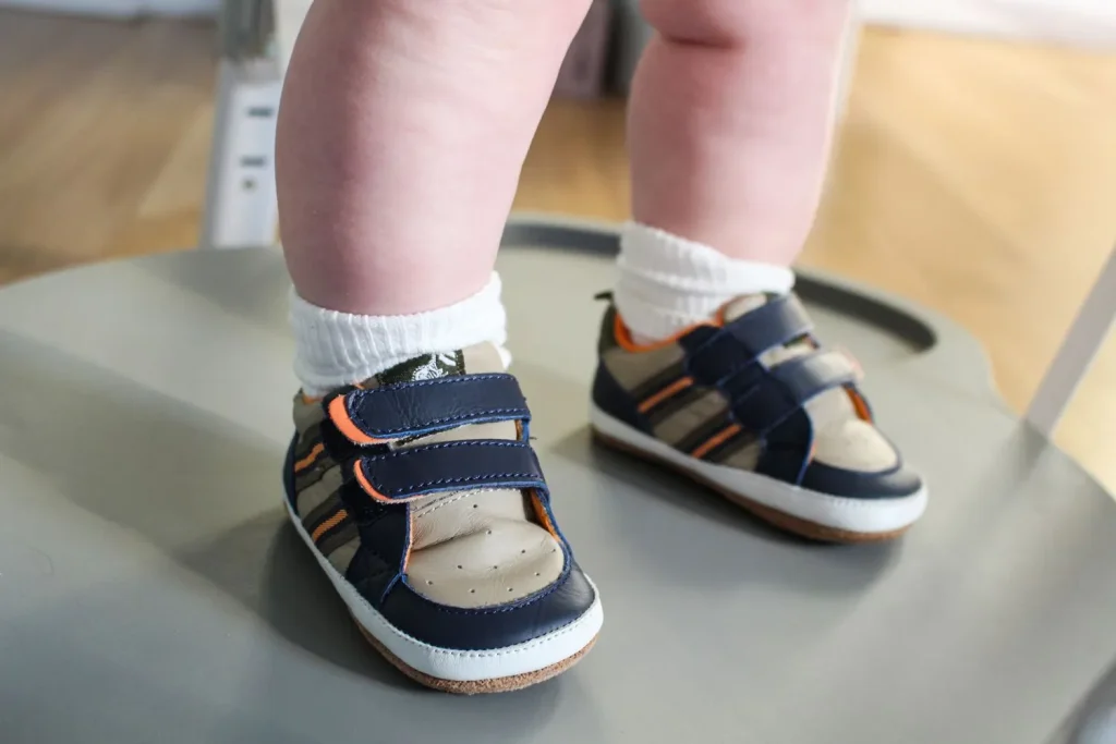 بهترین سن استفاده کفش طبی کودکان